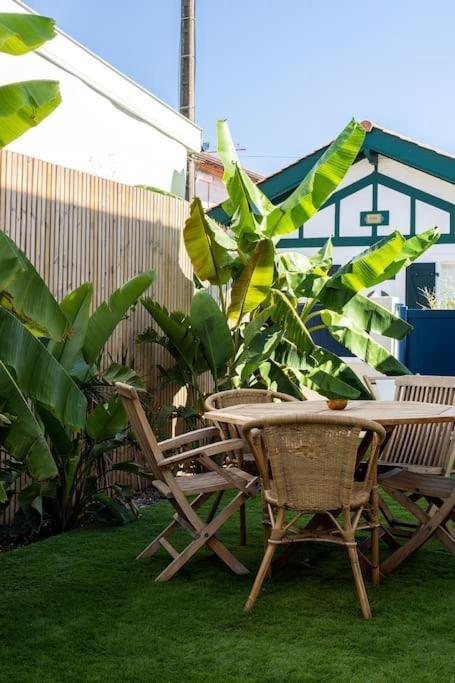 Beautiful Beach House In Front Of The Ocean Biarritz Exterior photo
