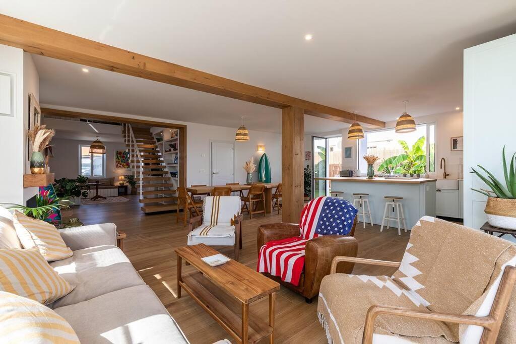 Beautiful Beach House In Front Of The Ocean Biarritz Exterior photo